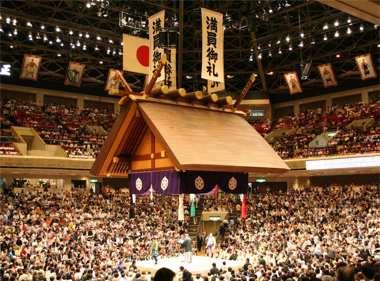thumbnail of Ryogoku_Kokugikan_Tsuriyane_05212006.jpg